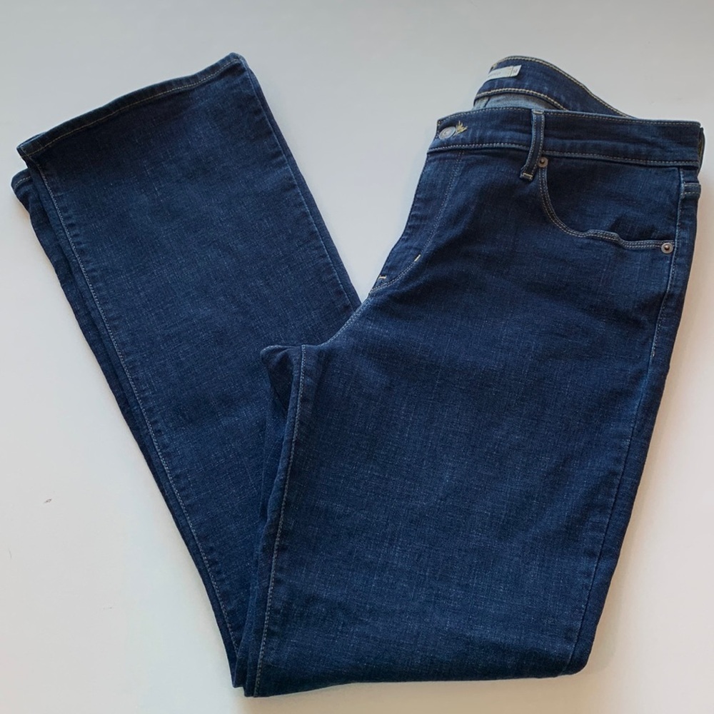 Levi - Classic bootcut,‎ 14, dark wash, flare leg - Picture 2 of 6
